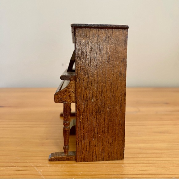 Vintage Dollhouse Furniture Upright Piano Brown Wood Sheet Music Keys - Picture 4 of 8